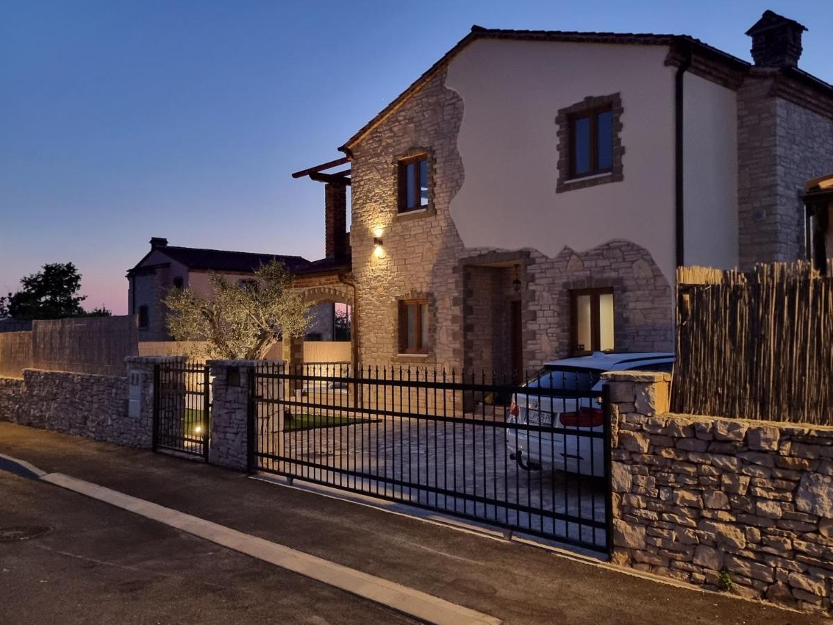 Villa Brioni With Pool By Rentistra Cabrunici Exterior photo