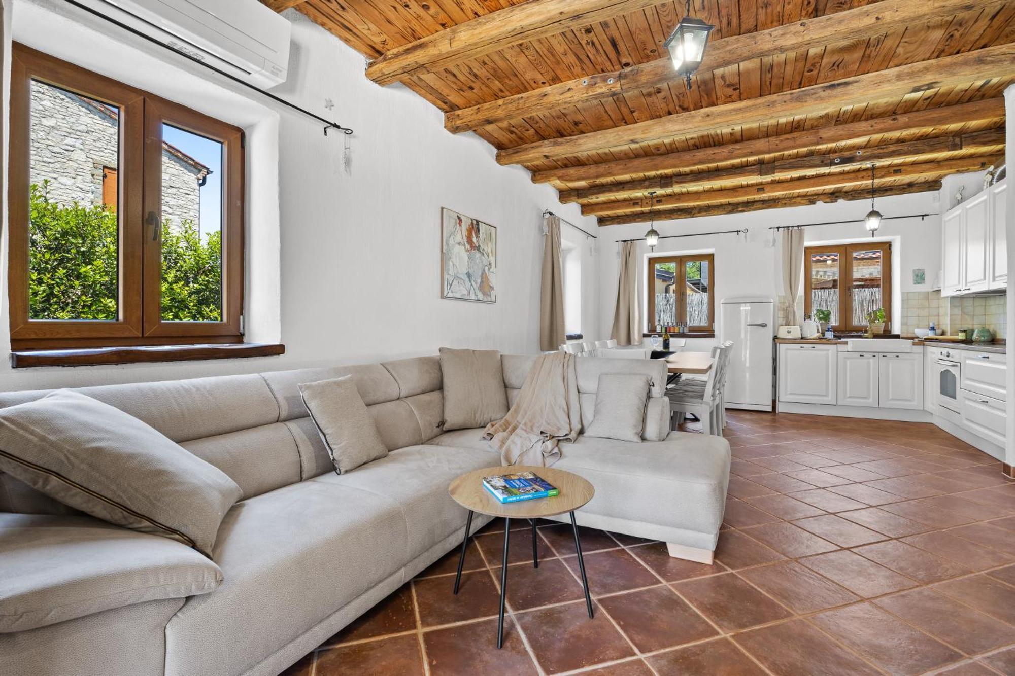 Villa Brioni With Pool By Rentistra Cabrunici Exterior photo